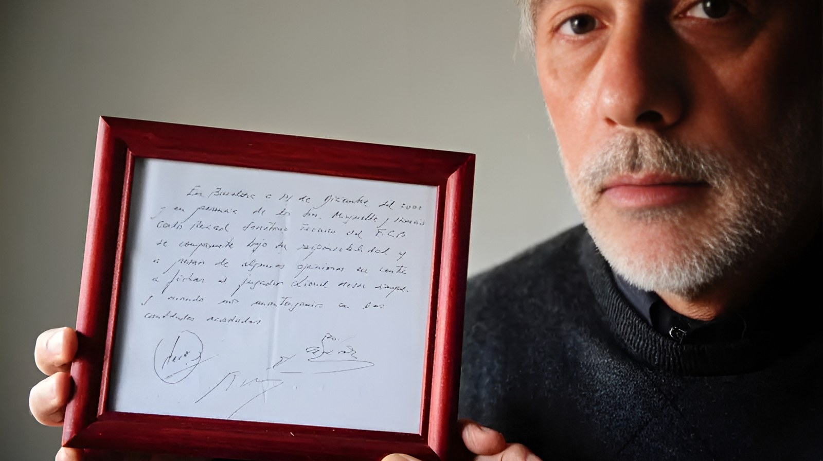 Messi's Barcelona first Contract at a Tissue